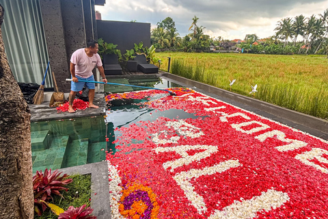 Ubud: Flower Pool Decoration with Photographer & Drone Ubud: Flower Pool Decoration with Photographer & Drone