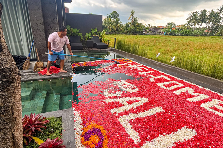 Ubud: Flower Pool Decoration with Photographer & Drone Ubud: Flower Pool Decoration with Photographer & Drone