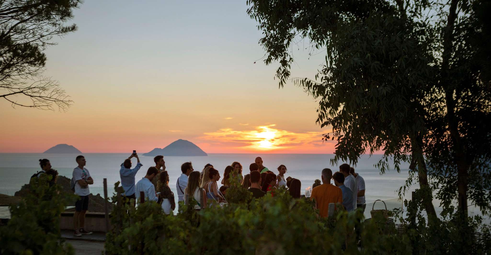 LIPARI, SUNSET WINE TASTING - Housity