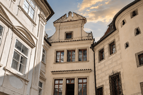 Prague: Old Town Medieval Walk with Museum Ticket