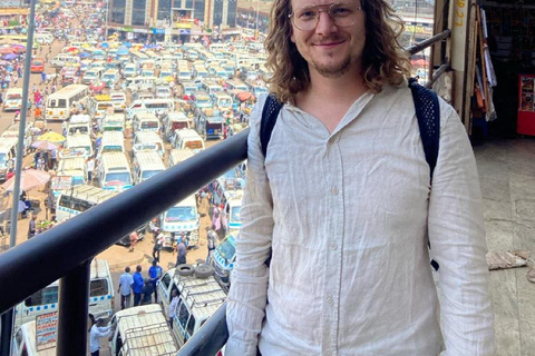 Kampala: Guided Walking Tour with Local Food Buffet
