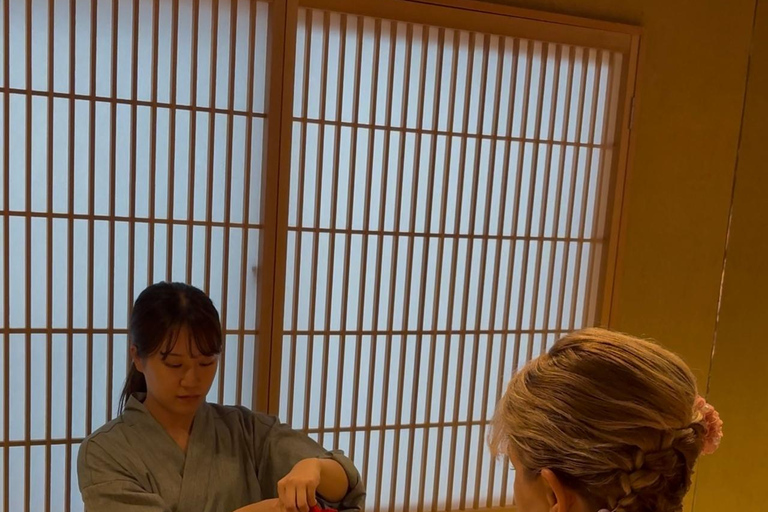 Kyoto: Kimono Rental and Matcha Experience