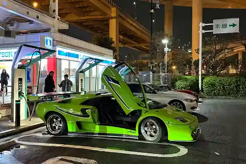 Night tour: Daikoku JDM car meet experience in a GTR-R35