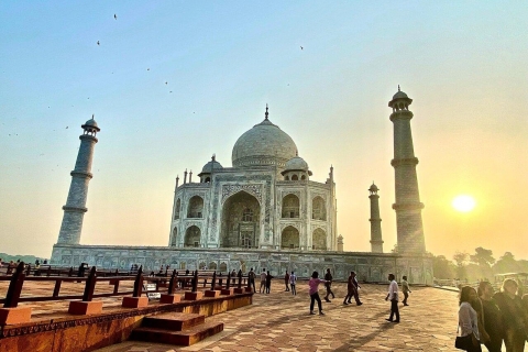 Von Delhi: Tagesausflug Taj Mahal & Agra Tour mit dem ExpresszugReisebus 2. Klasse, Auto, Reiseführer, Eintrittskarten und Mahlzeiten