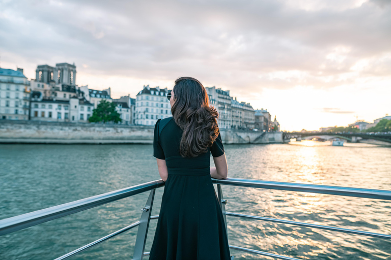 Paris: Seine River Sightseeing Cruise by Bateaux MouchesParis : Sightseeing River Cruise by Bateaux Mouches