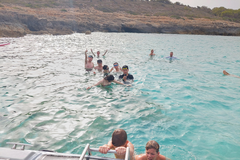 Boottocht vanuit Portocolom naar het natuurgebied Cala VarquesBoottocht van Portocolom naar het natuurgebied Cala Varques