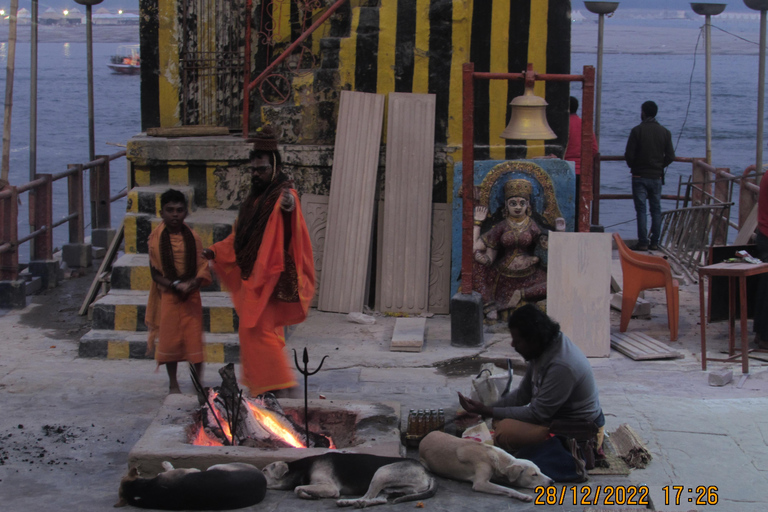 瓦拉纳西：晨光瓦拉纳西·阿提仪式晨间游船之旅瓦拉纳西：晨光瓦拉纳西晨间游船之旅，含阿提仪式