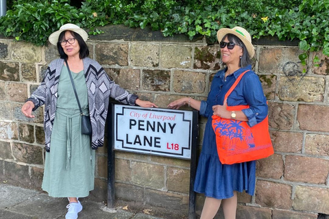 Liverpool: Private Beatles Taxi Tour with Guided Walk Finale