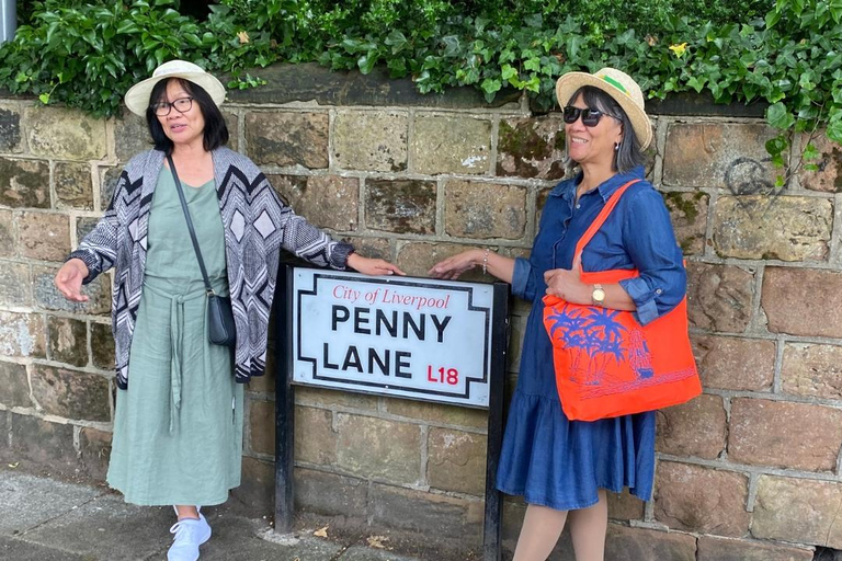 Liverpool: Private Beatles Taxi Tour with Guided Walk Finale
