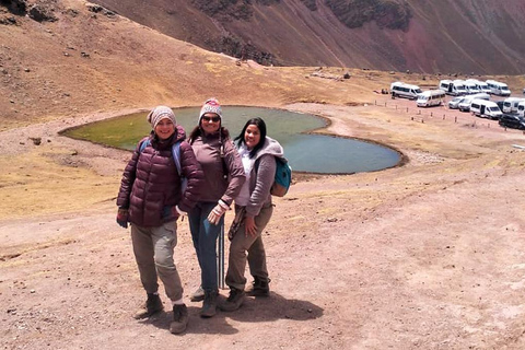 Cusco : Montagne de l&#039;arc-en-ciel avec repas et vallée rouge (en option)