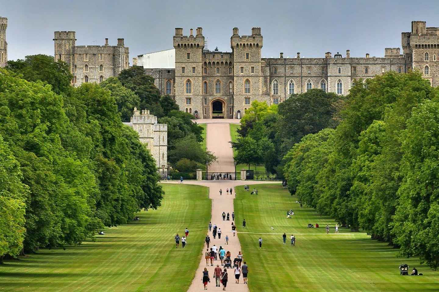 London: Windsor Castle & Tower of London Tour with Tickets