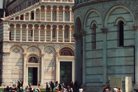 Pisa Multilingual Audio Guided Walking Tour with Tour Leader