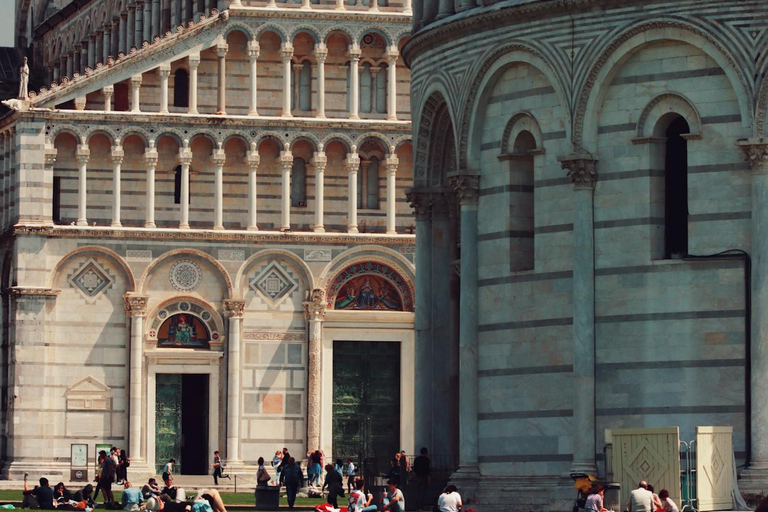 Pisa Multilingual Audio Guided Walking Tour with Tour Leader