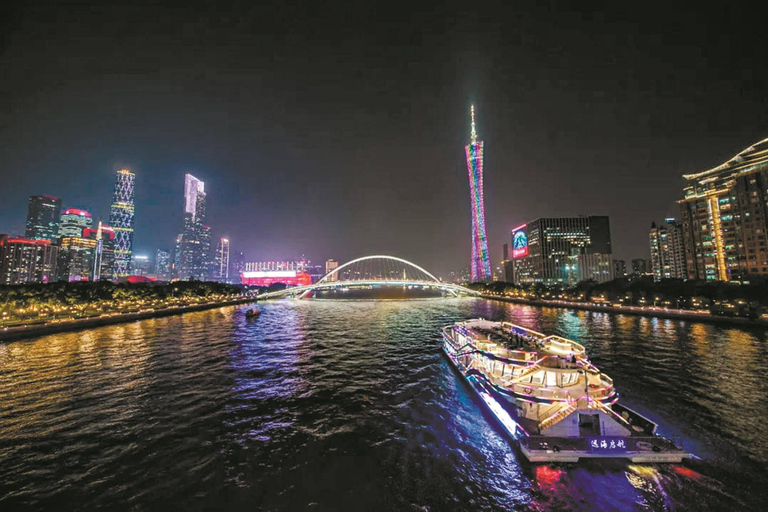 Guangzhou: Heritage Sites, Cantonese Meals & River Cruise