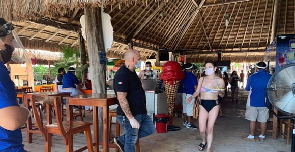 From Cancún: Catamaran Cruise to Isla Mujeres & Buffet Lunch