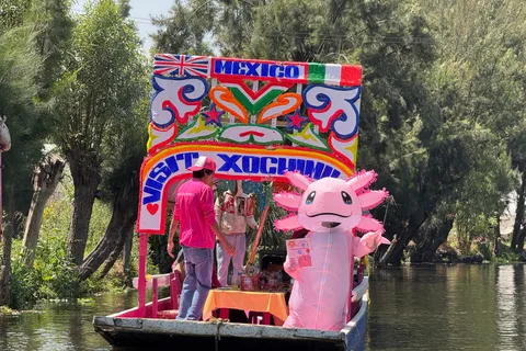 Mexico City Full Premium Boat Tour +live guide in Xochimilco