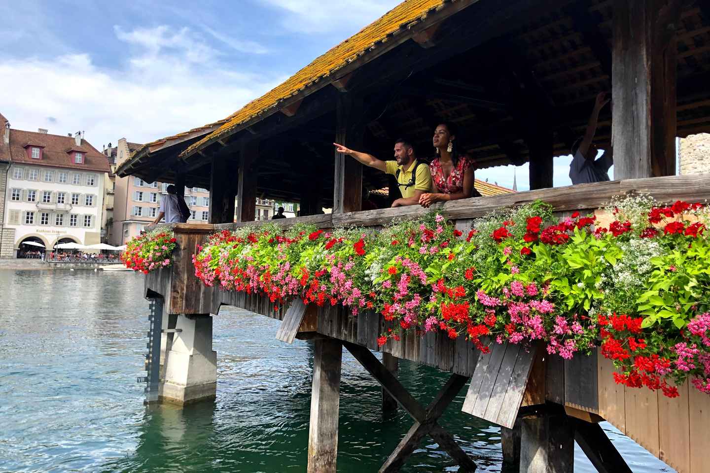 Lucerne: Private Walking Tour with Wine Tasting