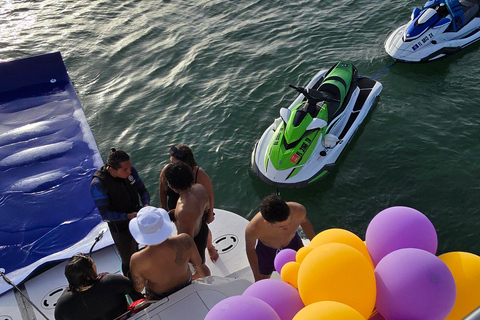 Private Yacht cruise, Biscayne Bay, Miami Beach. 52Ft