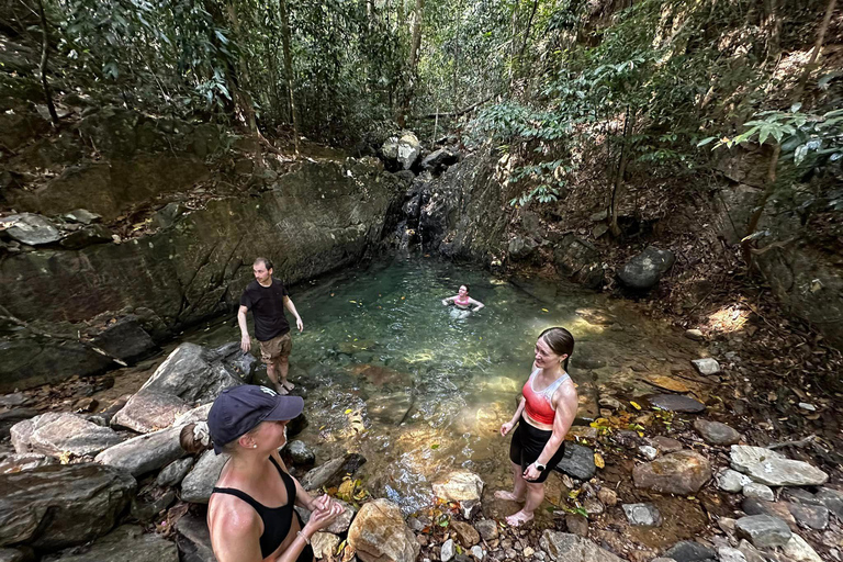 Le cascate dei Sette Pozzi e la piscina blu sacra