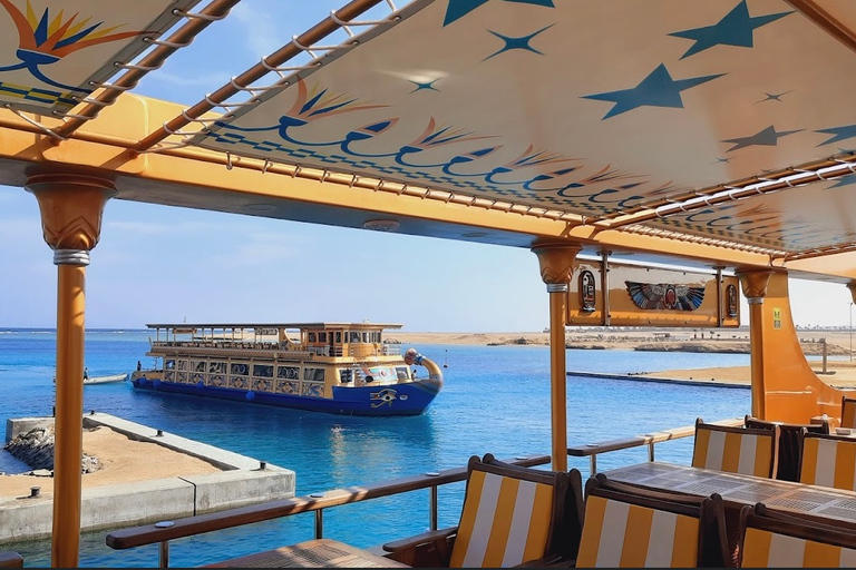 Marsa Alam: Nefertari Sunset Turtle Bay Cruise mit Abendessen