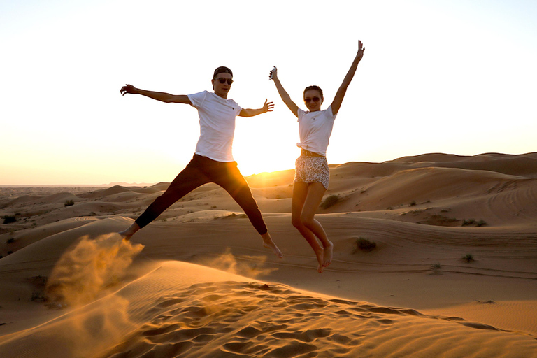 Dubai: Safari serale nel deserto con giro in cammello e osservazione delle stelleTour condiviso con vista sul tramonto