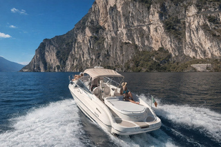 Riva del Garda: Private Speedboat Tour w/Malcesine & Limone