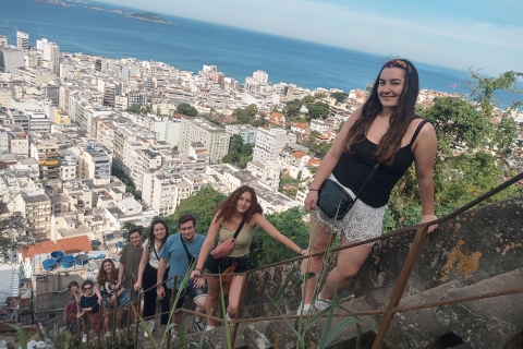 Rio de Janeiro: Favela tour in copacabana with local guide! Rio de Janeiro: Highligths Favela tour wits local activities