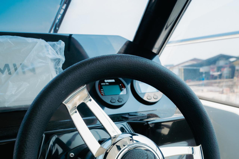 Labuan Bajo: Private Yacht Komodo-Inseln &amp; Manta-SchnorchelnPrivate Yachttour am Vormittag (13:00–19:00 Uhr) – Maximal 6 Gäste