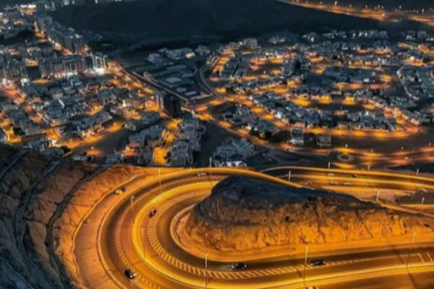Muscat Night Tour: Private City Highlights & Seaside Drive