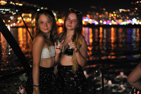 Alanya: Sunset Pirate Boat Tour with Dinner & Foam Party All-Inclusive: Dinner & Unlimited Drinks (Transfer Included)