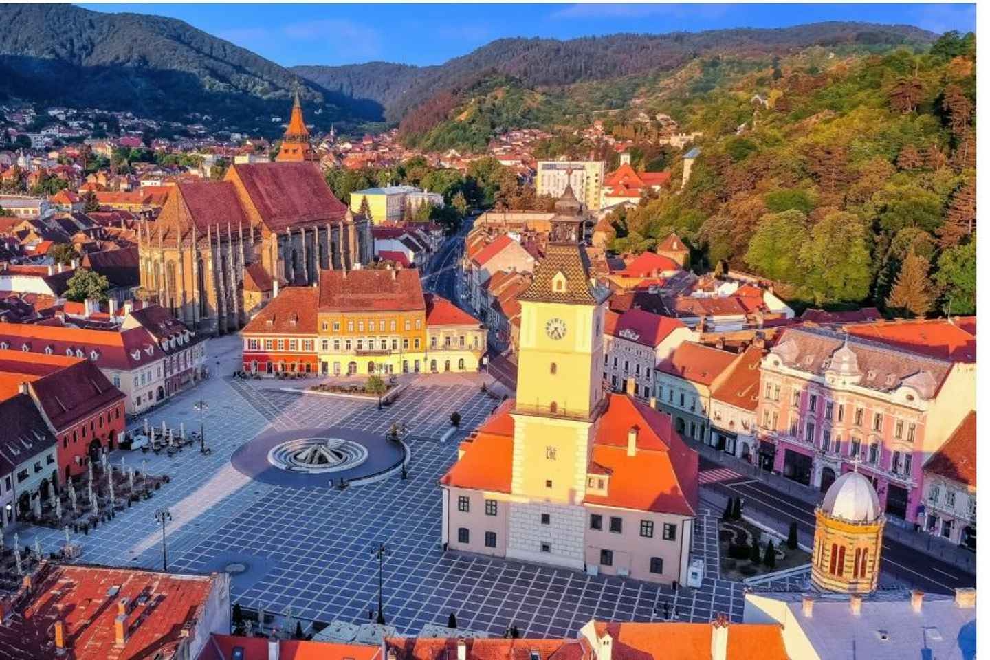 Brașov in Focus: A Walking Tour, Hike & Photo Experience