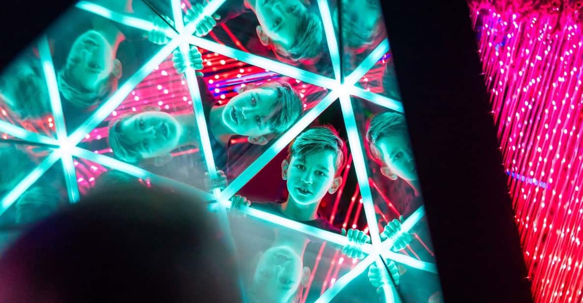 Afbeelding 11 van Eindhoven: Motion Experience Lichtkunst Speeltuin Ticket