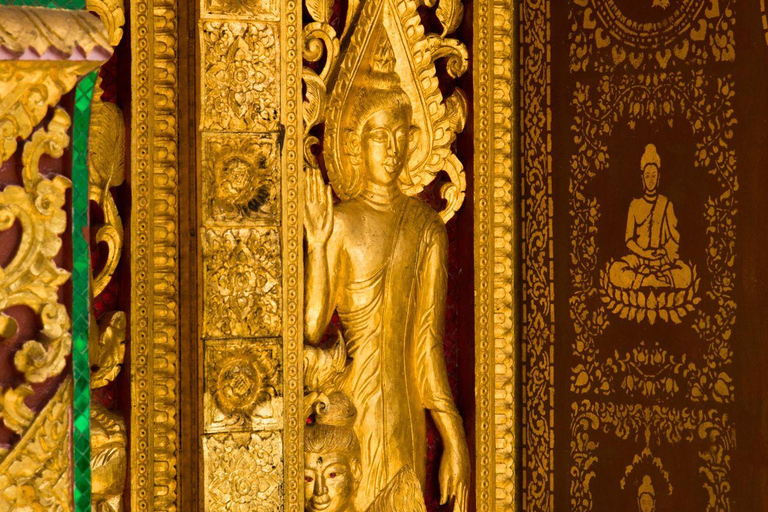 Luang Prabang: Temples, Museum, and Phousi Hill Private Tour