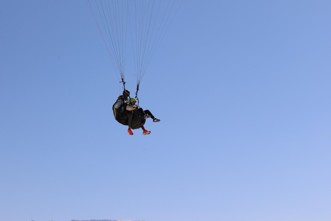 Avventura a Marrakech: parapendio, giro in cammello e colazione