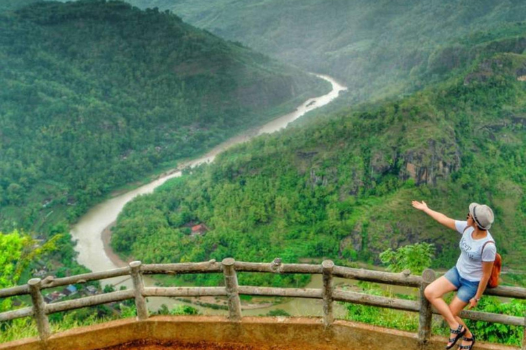 Yogyakarta: Alba a Magunan e tour in canoa alla spiaggia di DriniYogyakarta: alba a Magunan e tour in canoa sulla spiaggia di Drini