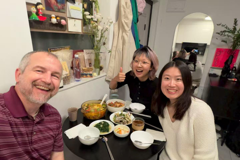 Shanghai Food Experience: Eat with local