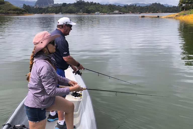 Guatapé: All-inclusive private fishing experience (24-hour advance booking) Guatapé: All-inclusive sport fishing experience (24-hour advance booking)