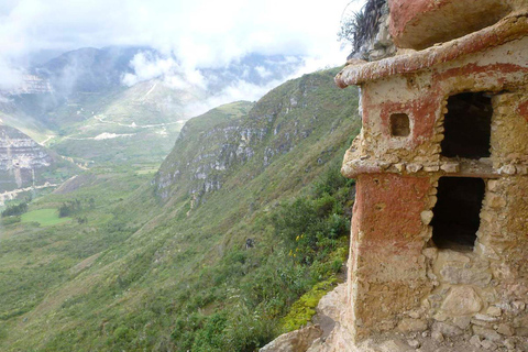 Chachapoyas: Revash Mausoleums och Leymebamba Museum