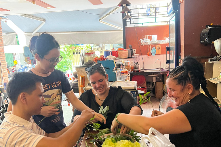 Privétour met kookles en vrouwelijke gids in Ho Chi Minh