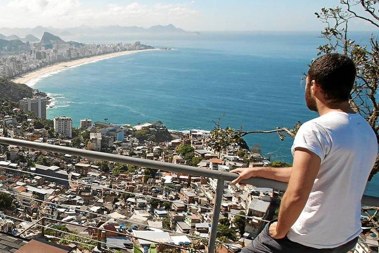Rio de Janeiro: Favela do Vidigal 2-Hour Bar Tour