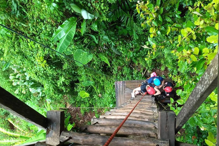 Krabi: Experiência de tirolesa, quadriciclo e escalada em cordaZipline de dia inteiro