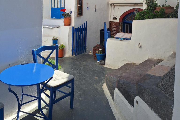 Santorini: From Reel to Real – Private Tour of Hidden Gems Santorin : visite privée en français – joyaux cachés