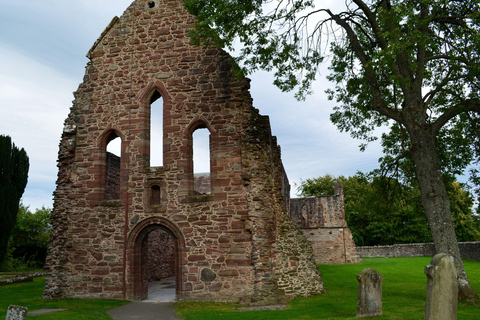 Inverness: Loch Ness Cruise, Castle, and Outlander Tour