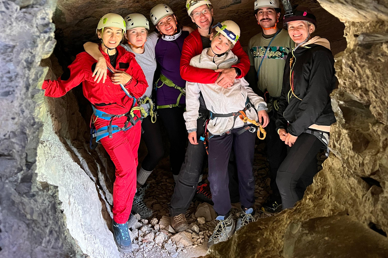 Bakú: excursión de escalada al castillo de hadas de Zagatala con acampadaBakú: Excursión al castillo encantado de Zagatala con acampada