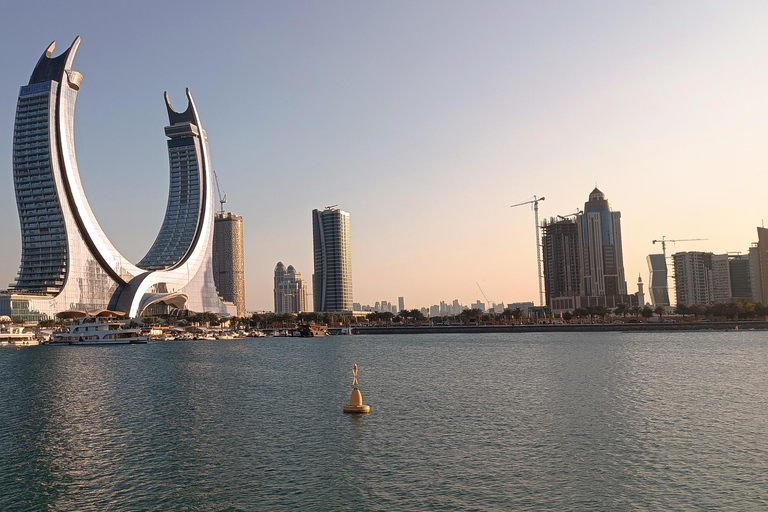 Tour pelos destaques de Doha com guia de turismo que fala alemãoTour pelos pontos turísticos de Doha com guia de turismo que fala alemão