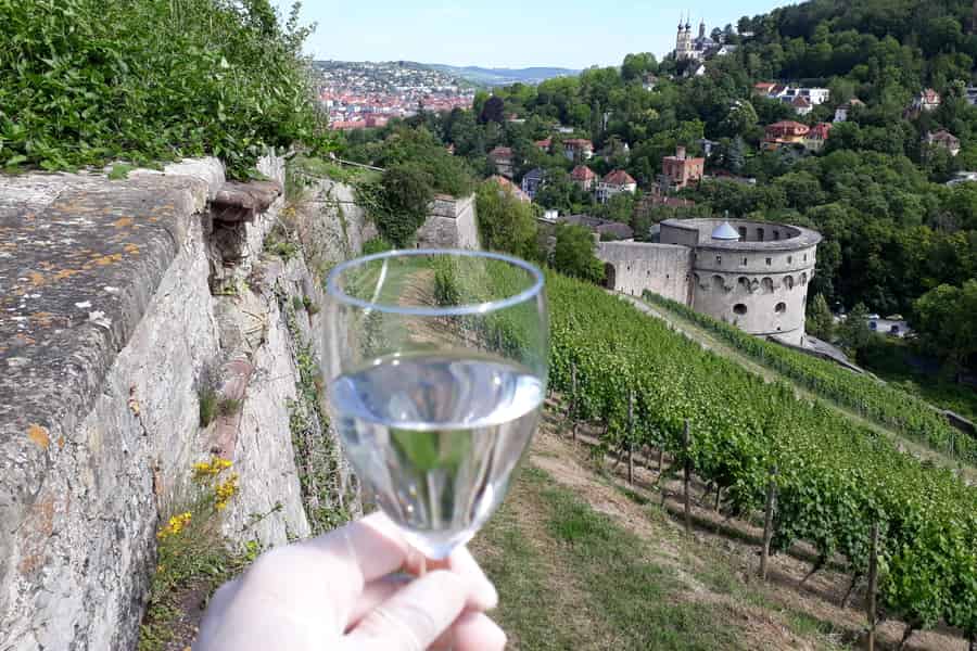 Wuerzburg: Weinbergrallye mit Weinverkostung und Gruppendynamik. Foto: GetYourGuide Wuerzburg: Weinbergrallye mit Weinverkostung und Gruppendynamik. Foto: GetYourGuide