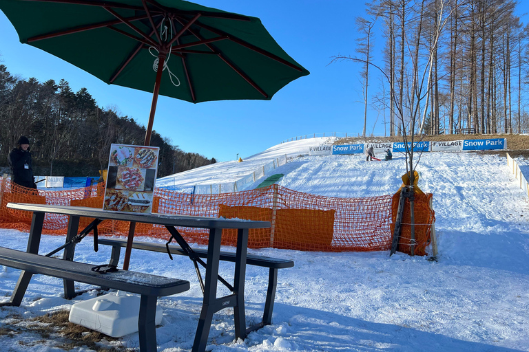 Speel met sneeuw bij HOKKAIDO Sneeuwpark &amp; Outlet ShoppingSki- en rodelervaring volledig draaiboek