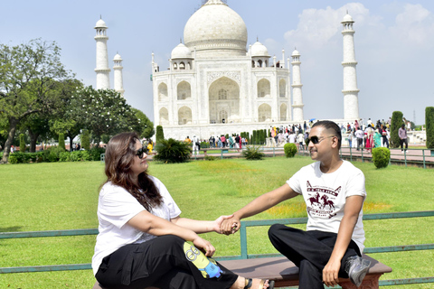 From Delhi: Taj Mahal & Agra Trip by Gatimaan Express Train All Inclusive Chair Car Train, Car, Guide, Ticket, Lunch