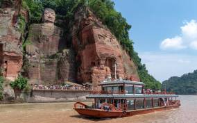 Chengdu: Private Day Tour to the Leshan Giant Buddha