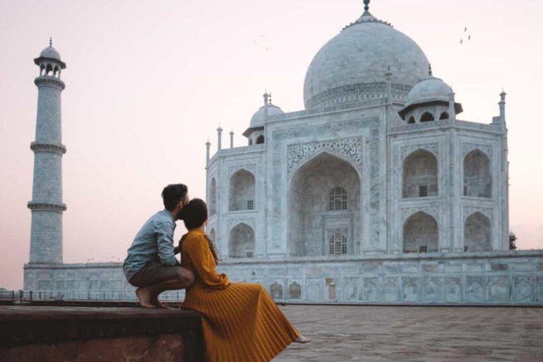 Wycieczka po Tadź Mahal, Czerwonym Forcie i grobowcu Itimada z Delhi z 5-gwiazdkowym obiademZ Delhi: prywatny samochód i przewodnik na wycieczkę (bez biletów i lunchu)
